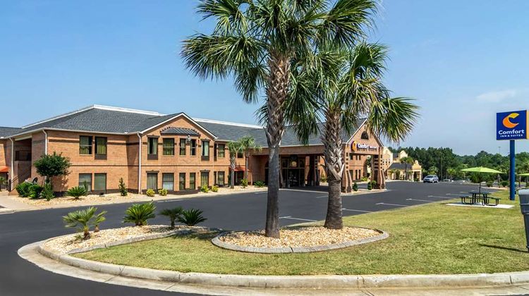 Comfort Inn & Suites Exterior