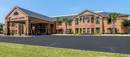 Comfort Inn & Suites Exterior
