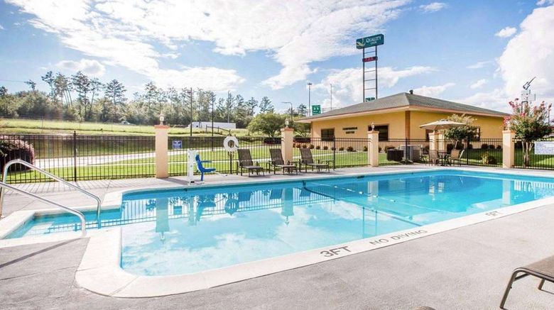 <b>Quality Inn Macon West Pool</b>. Images powered by <a href="https://iceportal.shijigroup.com/" title="IcePortal" target="_blank">IcePortal</a>.