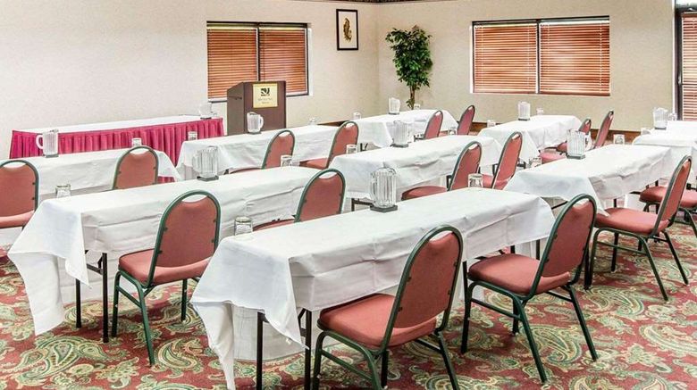 <b>Quality Inn Macon West Meeting</b>. Images powered by <a href="https://iceportal.shijigroup.com/" title="IcePortal" target="_blank">IcePortal</a>.