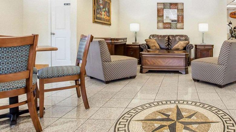 <b>Quality Inn Macon West Lobby</b>. Images powered by <a href="https://iceportal.shijigroup.com/" title="IcePortal" target="_blank">IcePortal</a>.