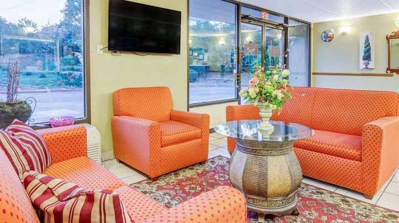<b>Rodeway Inn Norcross Lobby</b>. Images powered by <a href="https://iceportal.shijigroup.com/" title="IcePortal" target="_blank">IcePortal</a>.