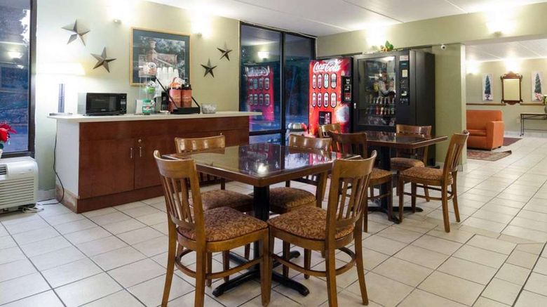 <b>Rodeway Inn Norcross Restaurant</b>. Images powered by <a href="https://iceportal.shijigroup.com/" title="IcePortal" target="_blank">IcePortal</a>.