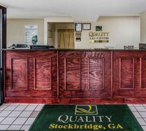 Quality Inn & Suites Lobby