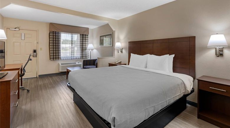 <b>Quality Inn & Suites Suite</b>. Images powered by <a href="https://iceportal.shijigroup.com/" title="IcePortal" target="_blank">IcePortal</a>.