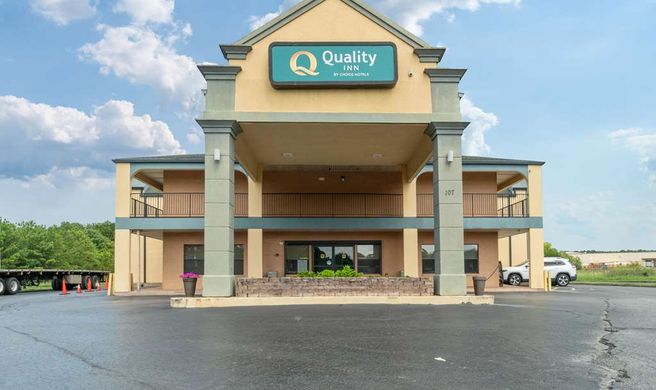 Quality Inn Exterior