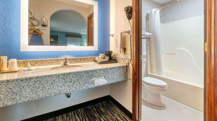 Quality Inn Room