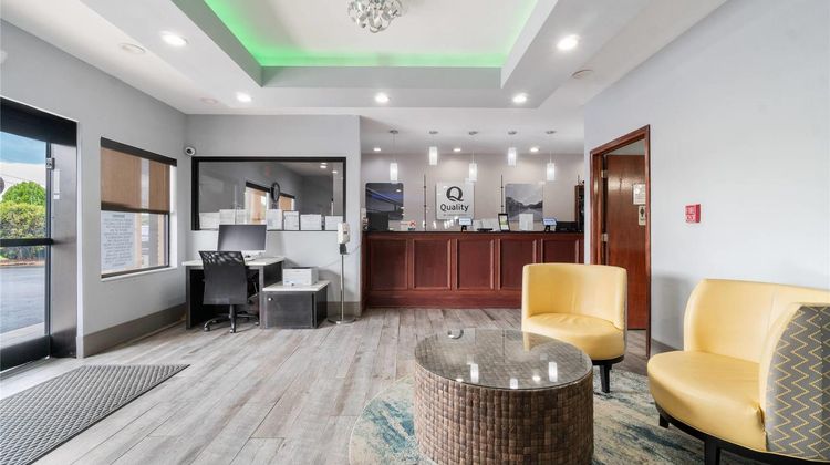 Quality Inn Lobby