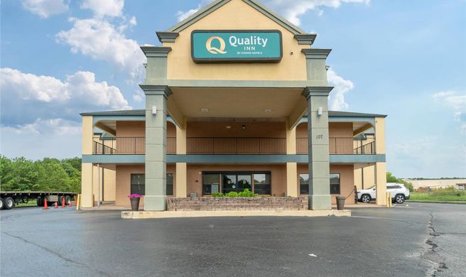 Quality Inn Exterior