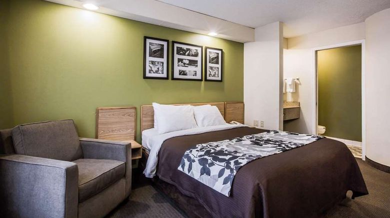 <b>Rodeway Inn at Six Flags Room</b>. Images powered by <a href="https://iceportal.shijigroup.com/" title="IcePortal" target="_blank">IcePortal</a>.