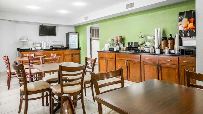 <b>Rodeway Inn at Six Flags Restaurant</b>. Images powered by <a href="https://iceportal.shijigroup.com/" title="IcePortal" target="_blank">IcePortal</a>.