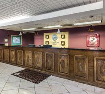 Clarion Pointe Lobby