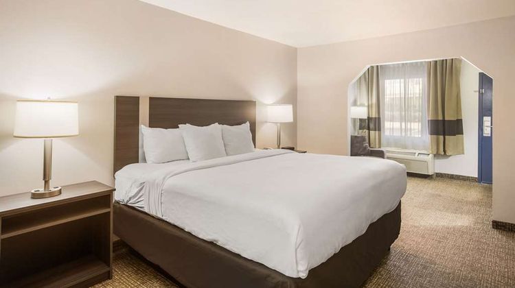 Clarion Pointe Suite