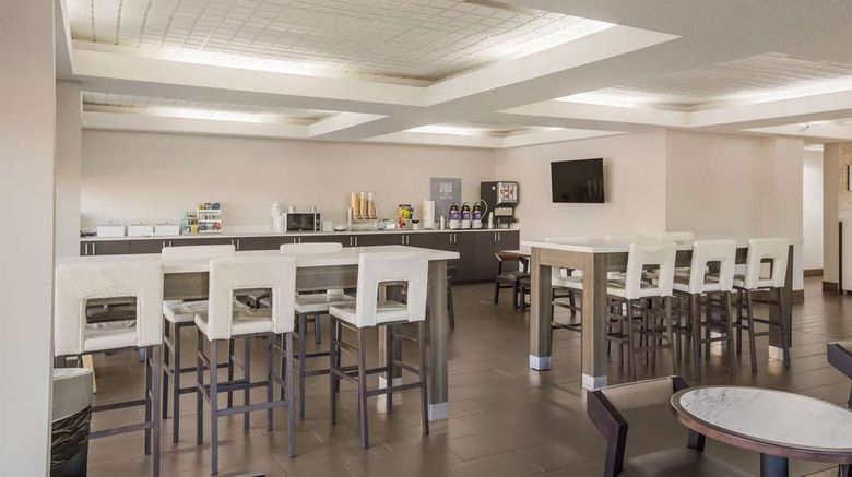 <b>Clarion Pointe Restaurant</b>. Images powered by <a href="https://iceportal.shijigroup.com/" title="IcePortal" target="_blank">IcePortal</a>.