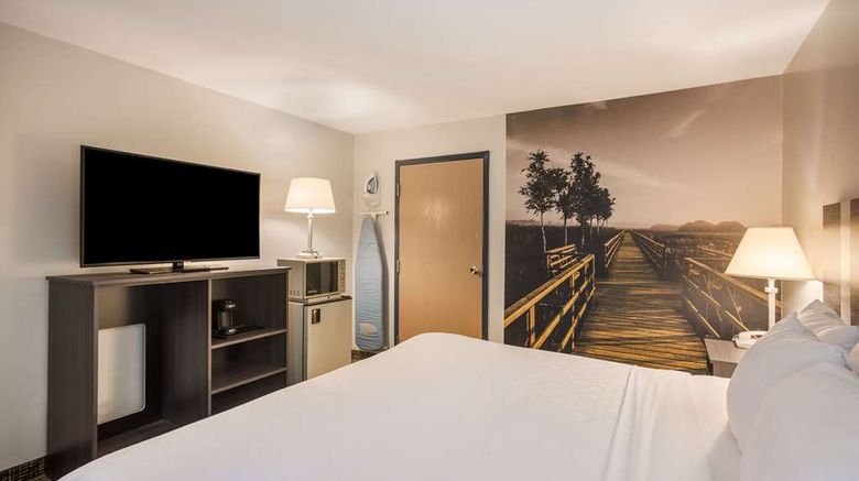 <b>Clarion Pointe Room</b>. Images powered by <a href="https://iceportal.shijigroup.com/" title="IcePortal" target="_blank">IcePortal</a>.