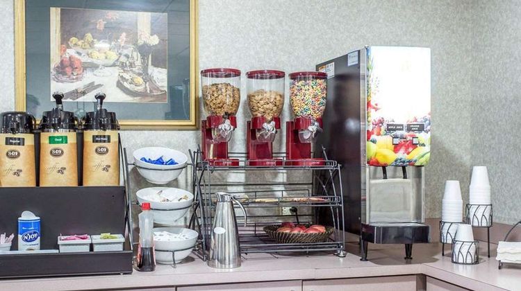 Econo Lodge Inn & Stes Restaurant