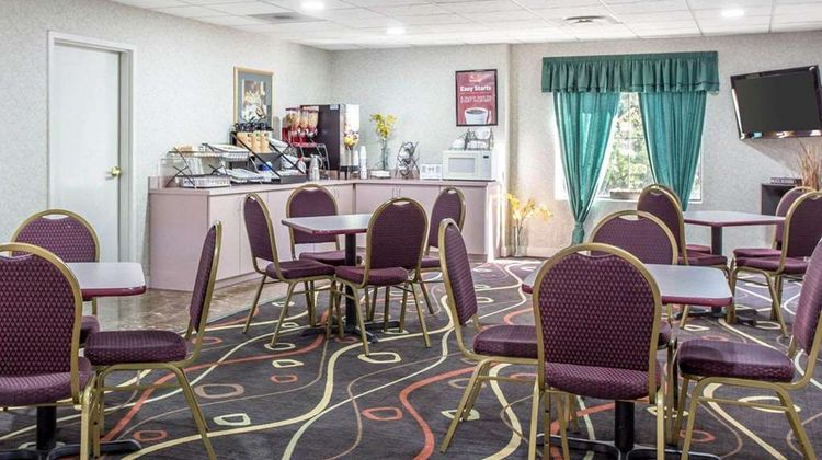 Econo Lodge Inn & Stes Restaurant