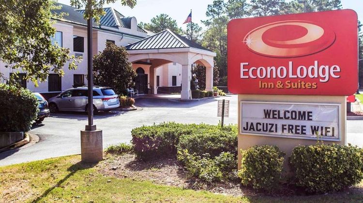Econo Lodge Inn & Stes Exterior