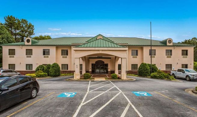 Econo Lodge Inn & Stes Exterior