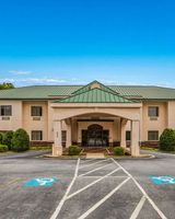 Econo Lodge Inn & Stes