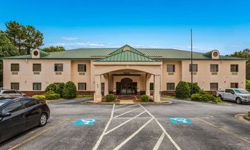 Econo Lodge Inn & Stes