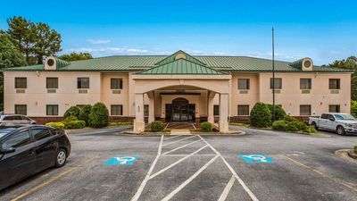 Econo Lodge Inn & Stes