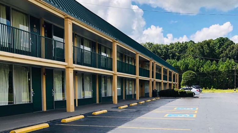 <b>Quality Inn Richmond Hill Exterior</b>. Images powered by <a href="https://iceportal.shijigroup.com/" title="IcePortal" target="_blank">IcePortal</a>.