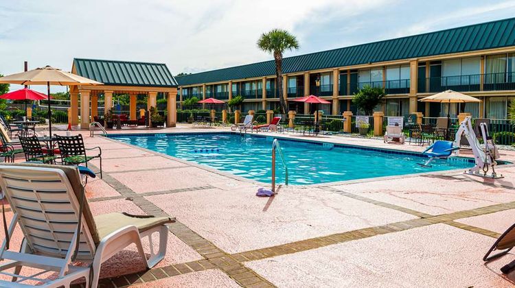 Quality Inn Richmond Hill Pool
