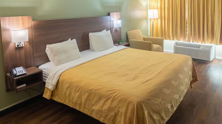 <b>Quality Inn Richmond Hill Room</b>. Images powered by <a href="https://iceportal.shijigroup.com/" title="IcePortal" target="_blank">IcePortal</a>.