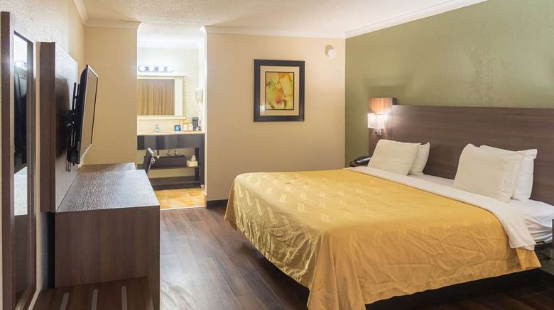 <b>Quality Inn Richmond Hill Room</b>. Images powered by <a href="https://iceportal.shijigroup.com/" title="IcePortal" target="_blank">IcePortal</a>.