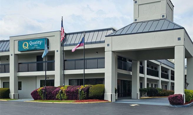 Quality Inn near Six Flags Exterior