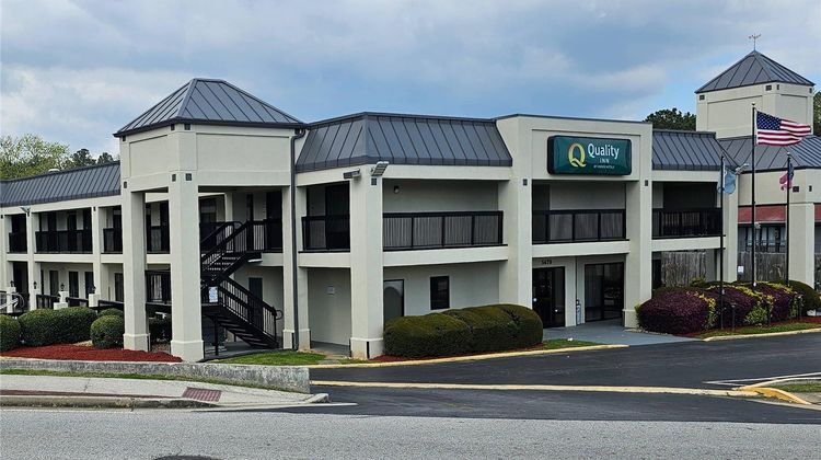 Quality Inn near Six Flags Exterior