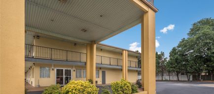 Econo Lodge Thomaston Exterior