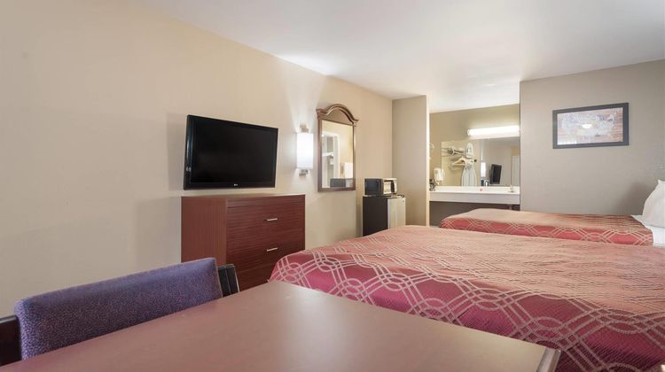 Econo Lodge Thomaston Room
