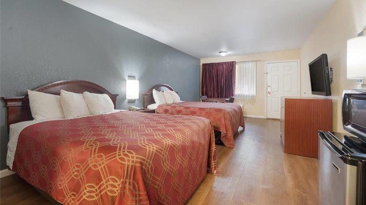 Econo Lodge Thomaston Room