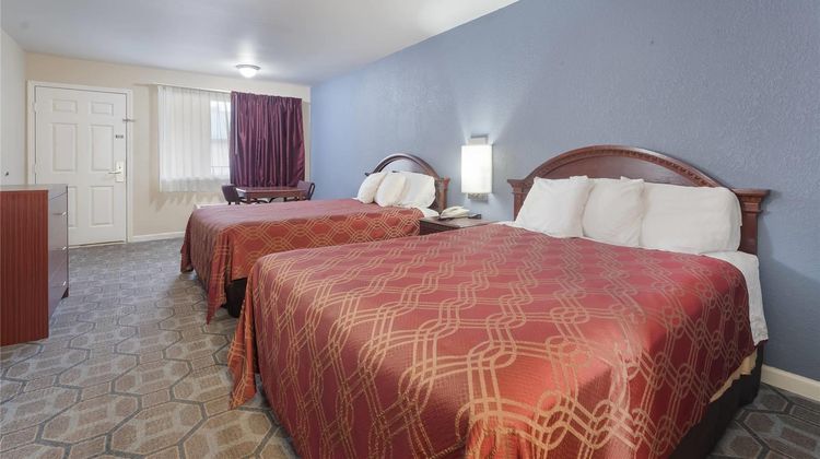 Econo Lodge Thomaston Room