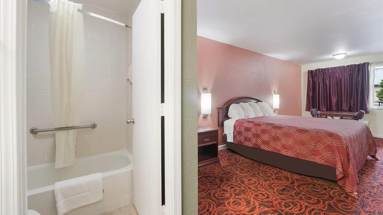 Econo Lodge Thomaston Suite