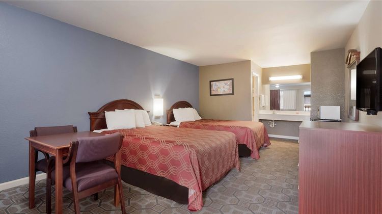 Econo Lodge Thomaston Room