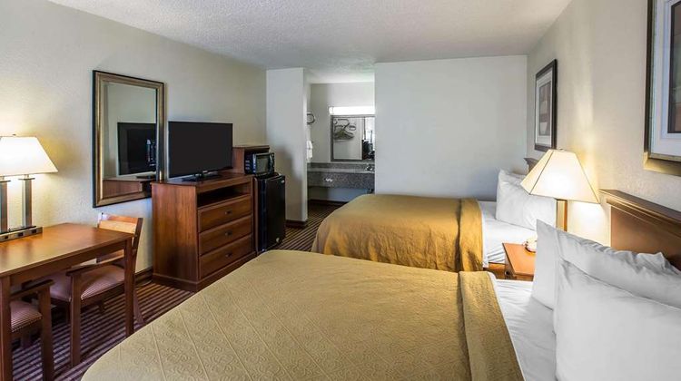 Quality Inn Madison Room