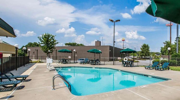 Quality Inn Madison Pool