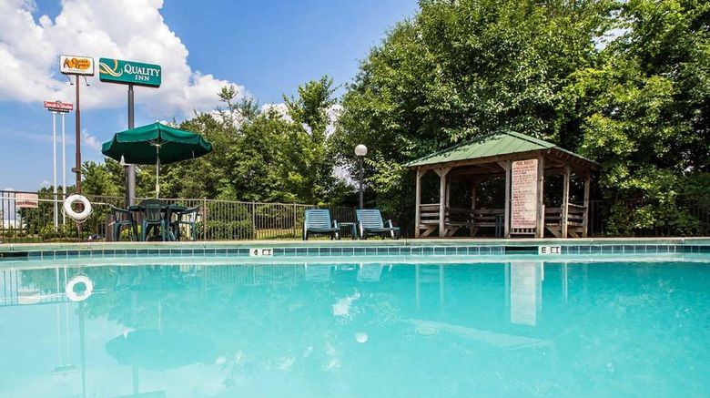 <b>Quality Inn Madison Pool</b>. Images powered by <a href="https://iceportal.shijigroup.com/" title="IcePortal" target="_blank">IcePortal</a>.