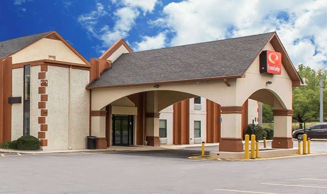 Econo Lodge at Six Flags Exterior