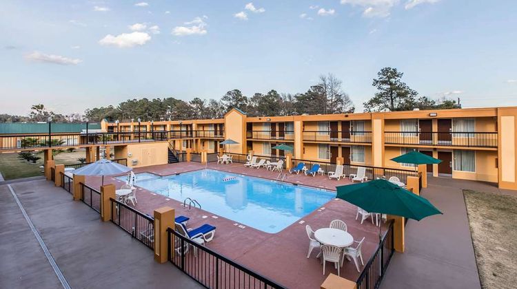 Quality Inn Midtown Pool