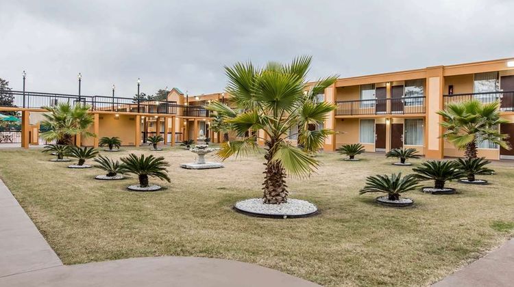 Quality Inn Midtown Exterior