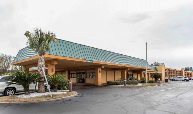 Quality Inn Midtown Exterior