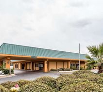 Quality Inn Midtown Exterior