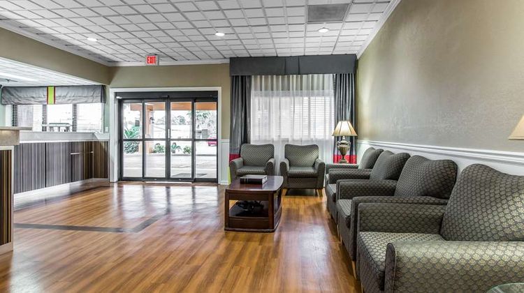 Quality Inn Midtown Lobby