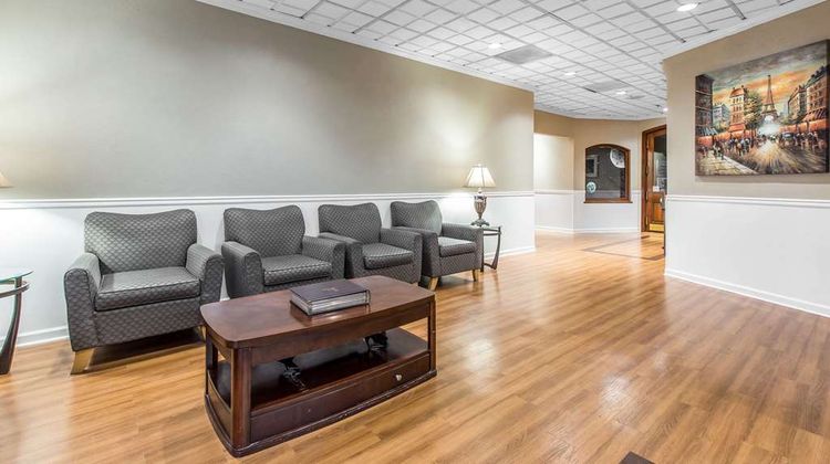 Quality Inn Midtown Lobby