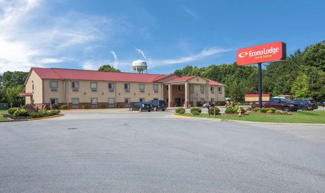 Econo Lodge Inn and Suites Rockmart Exterior