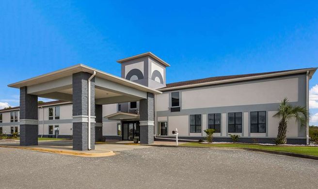 Quality Inn Exterior